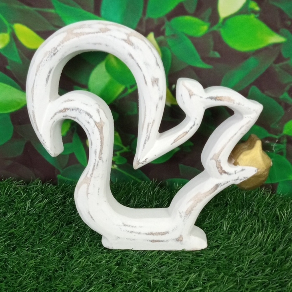 🍂 White Distressed Decorative Squirrel Figurine with Gold Acorn